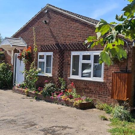Sherwood Bungalow 3 Bedroom Entire Property Boston Extérieur photo