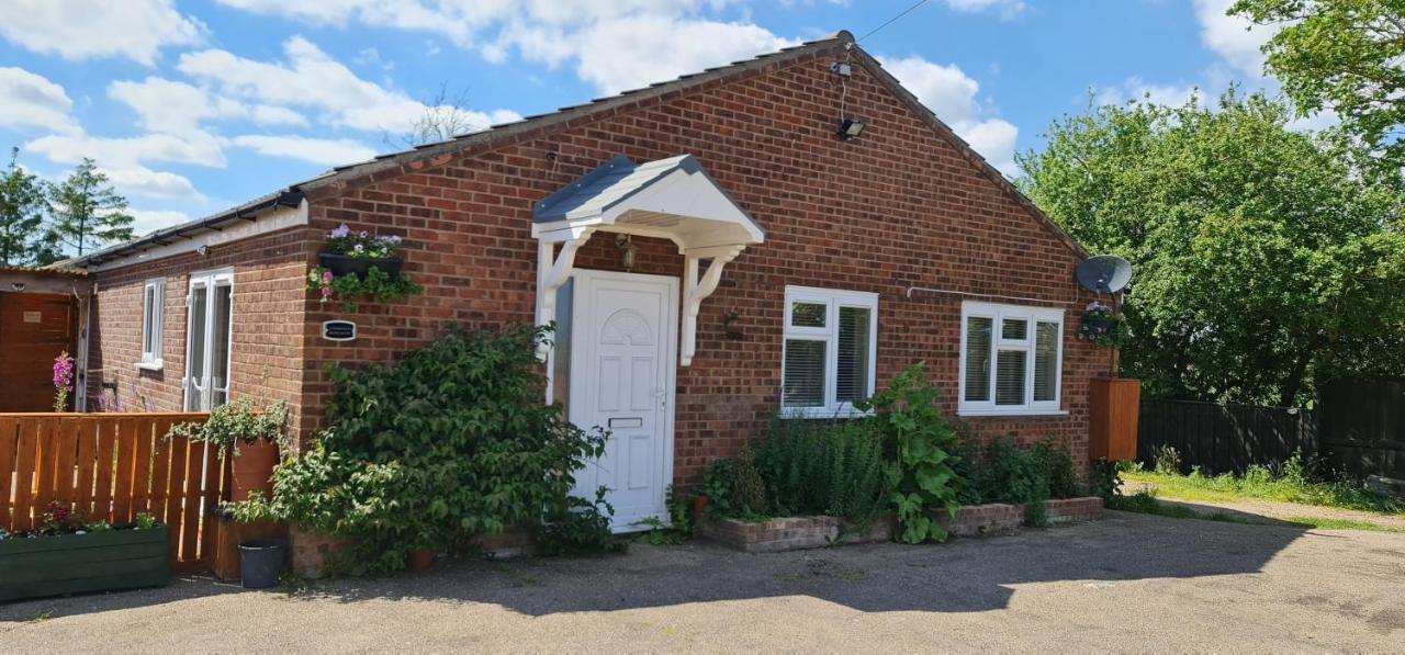 Sherwood Bungalow 3 Bedroom Entire Property Boston Extérieur photo